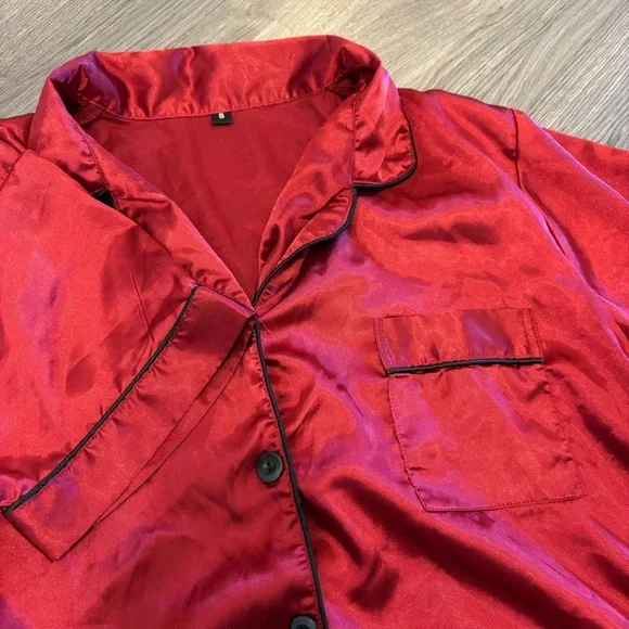 Red satin pyjamas - Picture 2 of 2